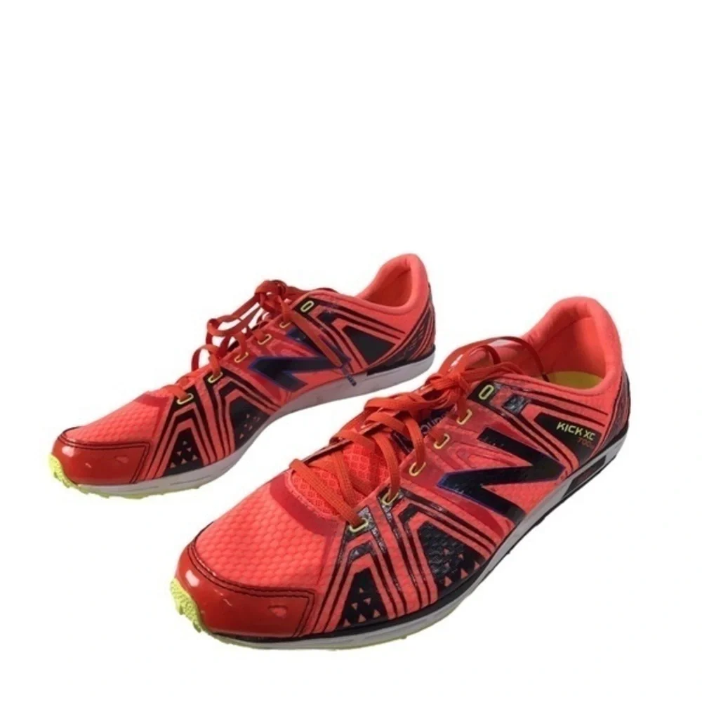 Women’s 11 New Balance Kick XC running shoe
